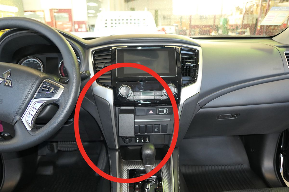 Brodit ProClip 855523 Mitsubishi L200 2020-2024 Senter