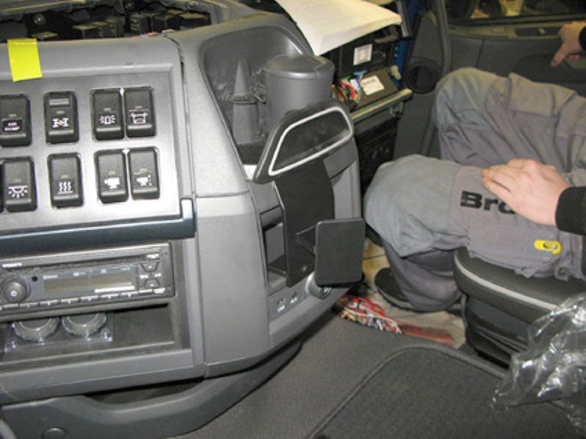 Brodit ProClip 213459 Volvo FH, NH, FM 2009-2012 Vinklet