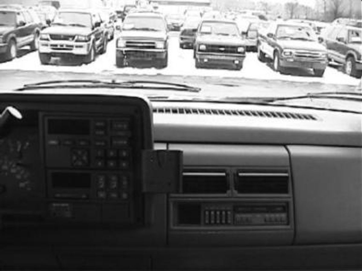 Brodit ProClip 852115 GMC, Chevrolet Tahoe, Suburban, Silverado Senter