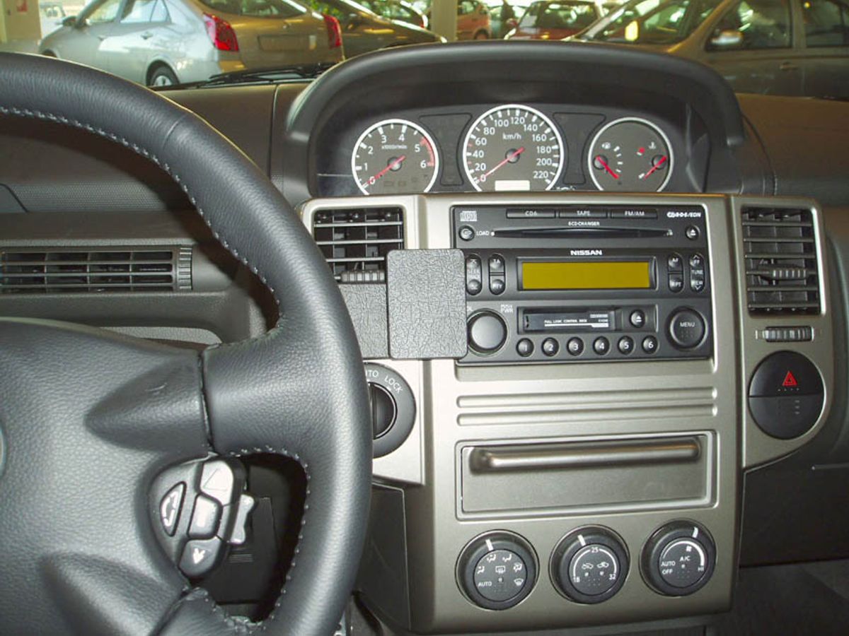 Brodit ProClip 853367 Nissan X-Trail 2005-2006 Senter