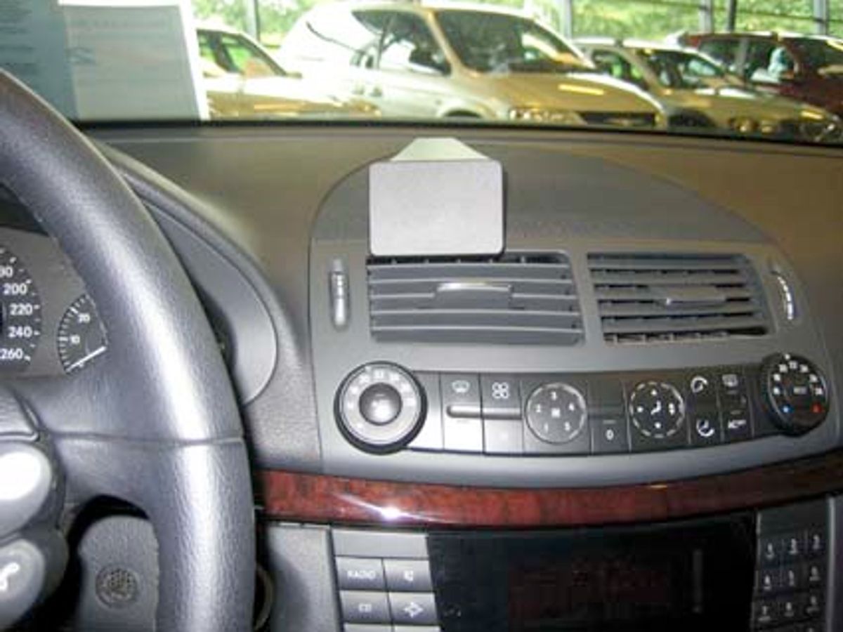 Brodit ProClip 213411 Mercedes Benz E-klasse (W211) Senter