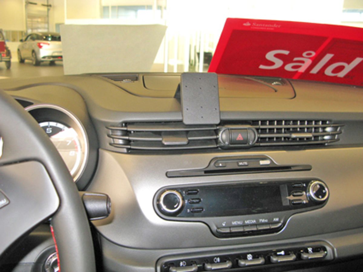 Brodit ProClip 854984 Alfa Romeo Giulietta 2010-2021 Senter